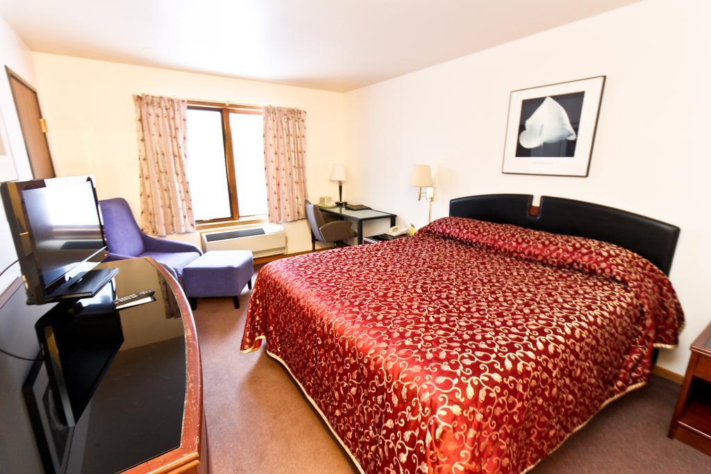 Luck Country Inn Room photo
